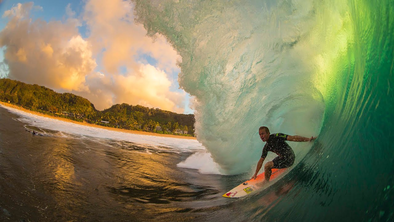 The Beautiful Chaos of Surfing Banzai Pipeline Siick TV